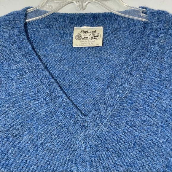 Vintage Shetland Pure New Wool V-Neck Sweater Blue Made In Scotland Classic 40 M - Picture 4 of 15